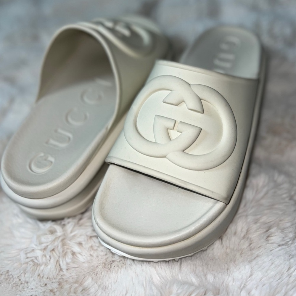 Gucci Cream Sandals with Iconic GG Logo